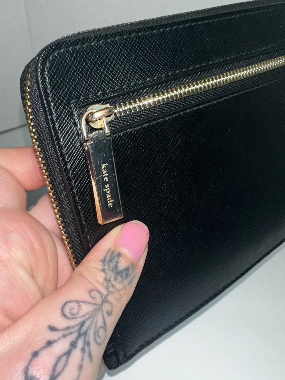 kate spade L zip wallet